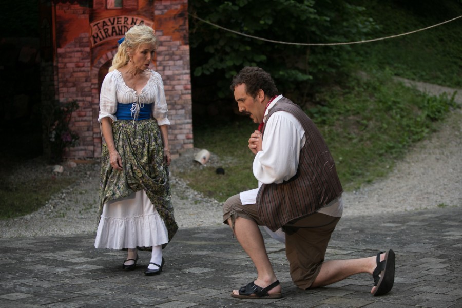 2021_Die.Wirtin (1).jpg